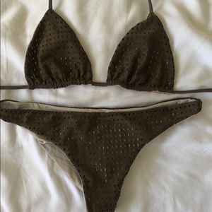 Humuhumu Top and Waikaloa Bottoms in Opihi